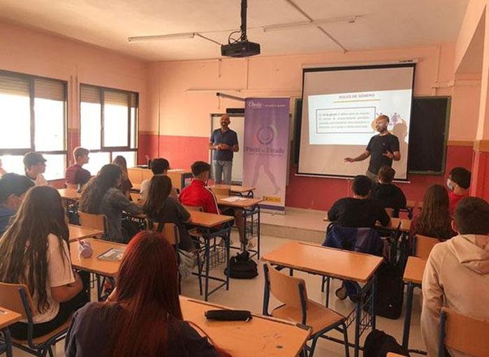 Asistentes al taller sobre construcción de la masculinidad.