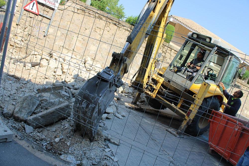 Obras en la zona delantera de la Estación de Autobuses.