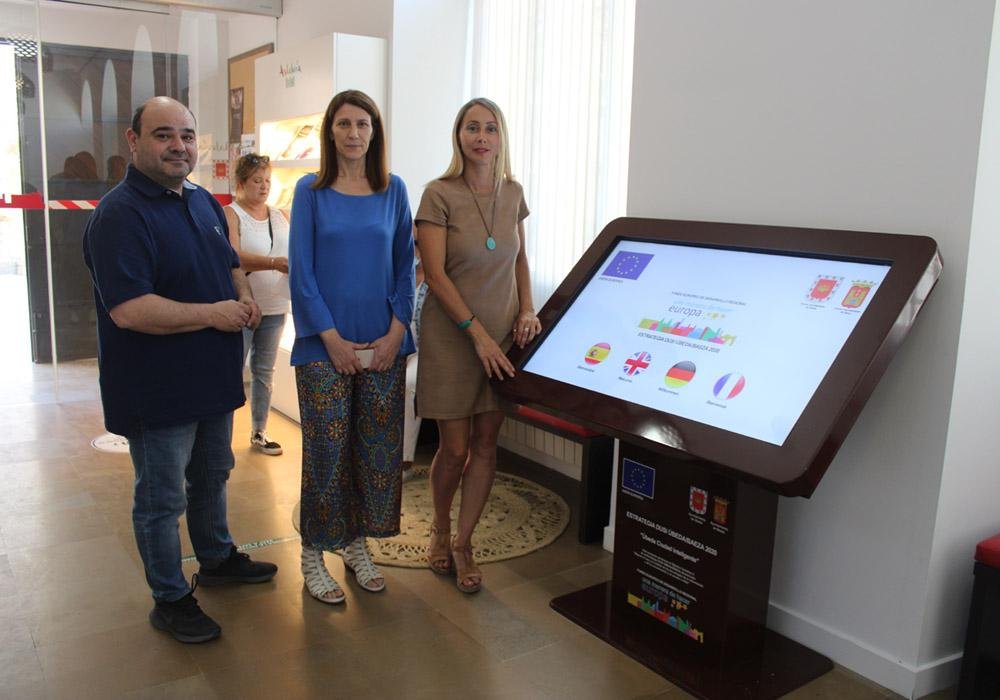 Presentación de los puntos interactivos de información turística.