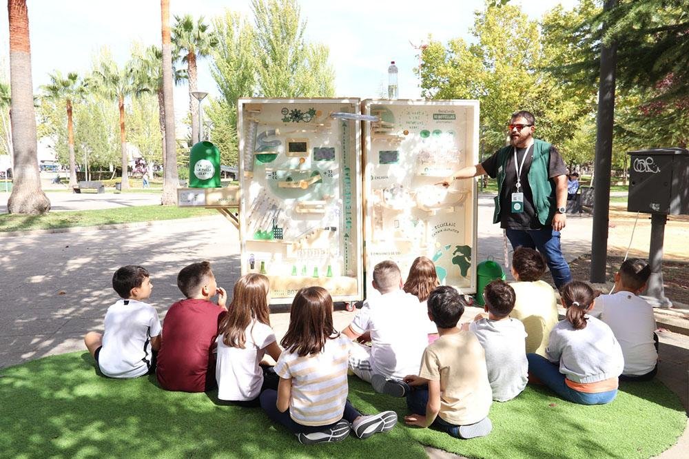 Actividad con uno de los centros educativos dentro de la Campaña ‘Tú eres la pieza clave’.