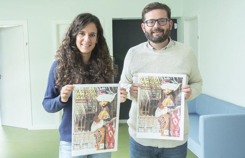 Natalia Perales, Pedro Jesús López, durante la presentación del concierto solidario.