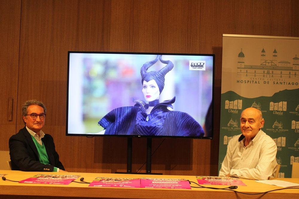 Jesús Casas, José Luis Madueño, durante la presentación de la muestra.