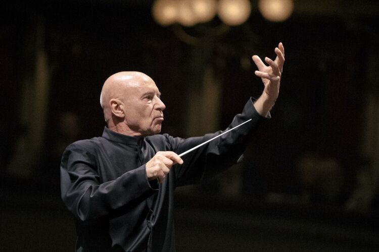 El director Christoph Eschenbach, acturará el próximo sábado, 15 de junio en el Hospital de Santiago.