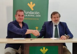 Acuerdo de colaboración entre la Fundación Caja Rural de Jaén y Asociación Fotográfica de Úbeda para la V Bienal Foto Úbeda.