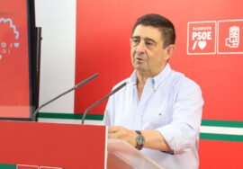 Francisco Reyes durante la rueda de prensa.
