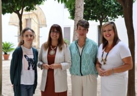Francisca Isabel Millán junto a las responsables de la Asociación de Empresarias y Autónomas ‘Lidera’.