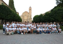 Autoridades y voluntariado que ha participado en la 'Noche del Patrimonio' en Úbeda.