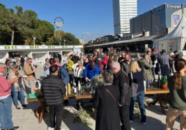 Asistentes a la XI Fiesta del Primer Aceite de Jaén en Sabadell.