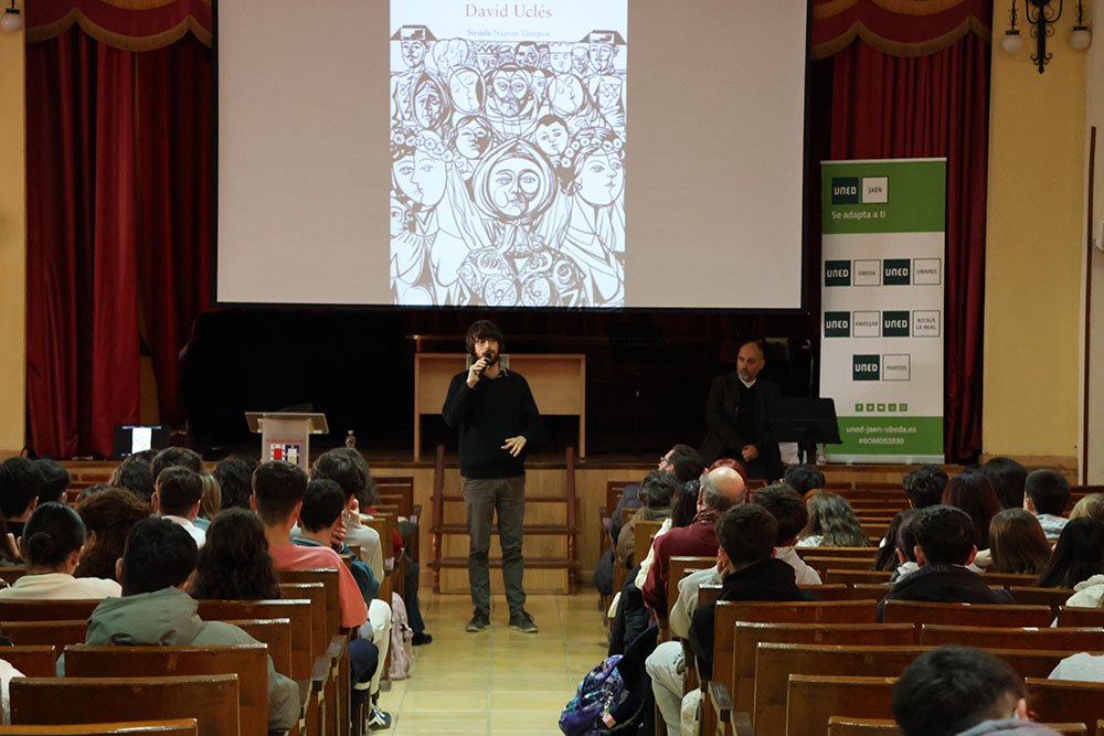 Encuentro del escritor ubetense con estudiantes