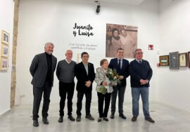 Foto familiar de la presentación de la muestra titulada 'Juanito y Luisa. 70 años enamorados de la cocina del AOVE'.