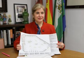 La alcaldesa de Úbeda, Antonia Olivares, tras su intervención.