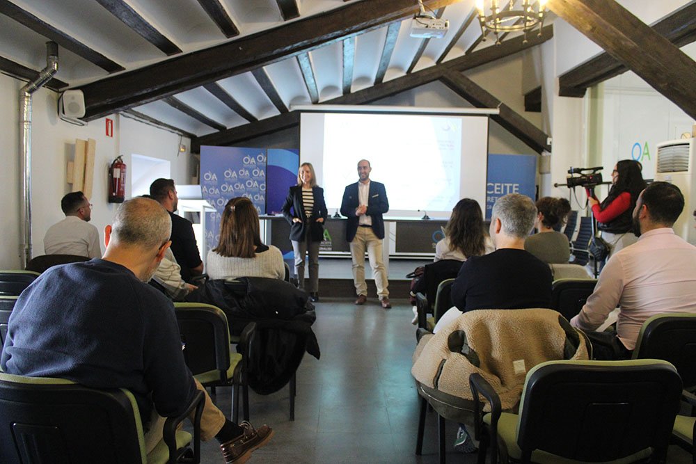 Visita al curso de iniciación de cata de AOVE.