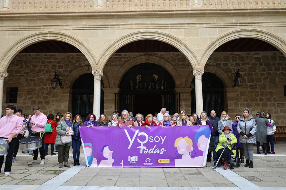 Concentración por el Día Internacional de la Mujer en Úbeda.