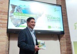 El presidente de la Diputación muestra el programa de actividades de la Feria de los Pueblos 2025.