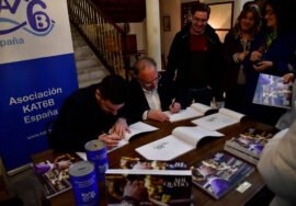 imagen de la firma de la obra.