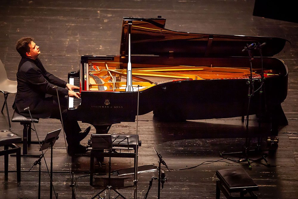 Roman Lopatynskyi, de Ucrania en la semifinal del 66ª Concurso Internacional de Piano Premio Jaén.