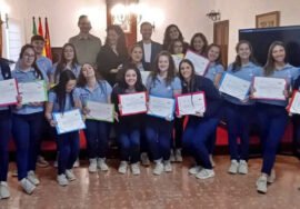 Jóvenes de Torreperogil tras finalizar su formación.