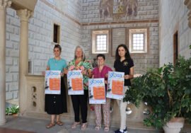 Magdalena Urrutia junto a las monitoras Carmen Martín, Francisca Figueroa y Inma Murciano.