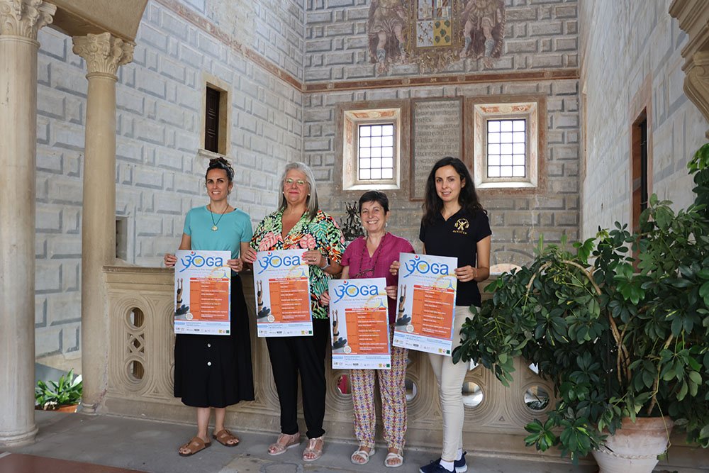 Magdalena Urrutia junto a las monitoras Carmen Martín, Francisca Figueroa y Inma Murciano.