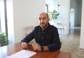 El primer teniente de alcalde, Javier Gámez, tras su intervención.