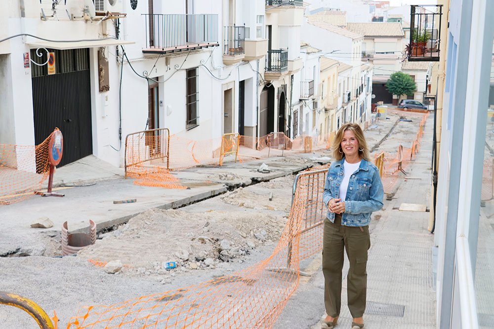 María del Carmen García, en su visita a las obras.