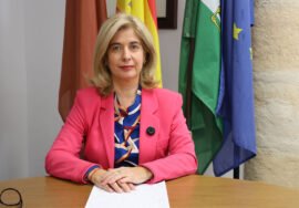 La alcaldesa de Úbeda, Antonia Olivares, durante su comparecencia.