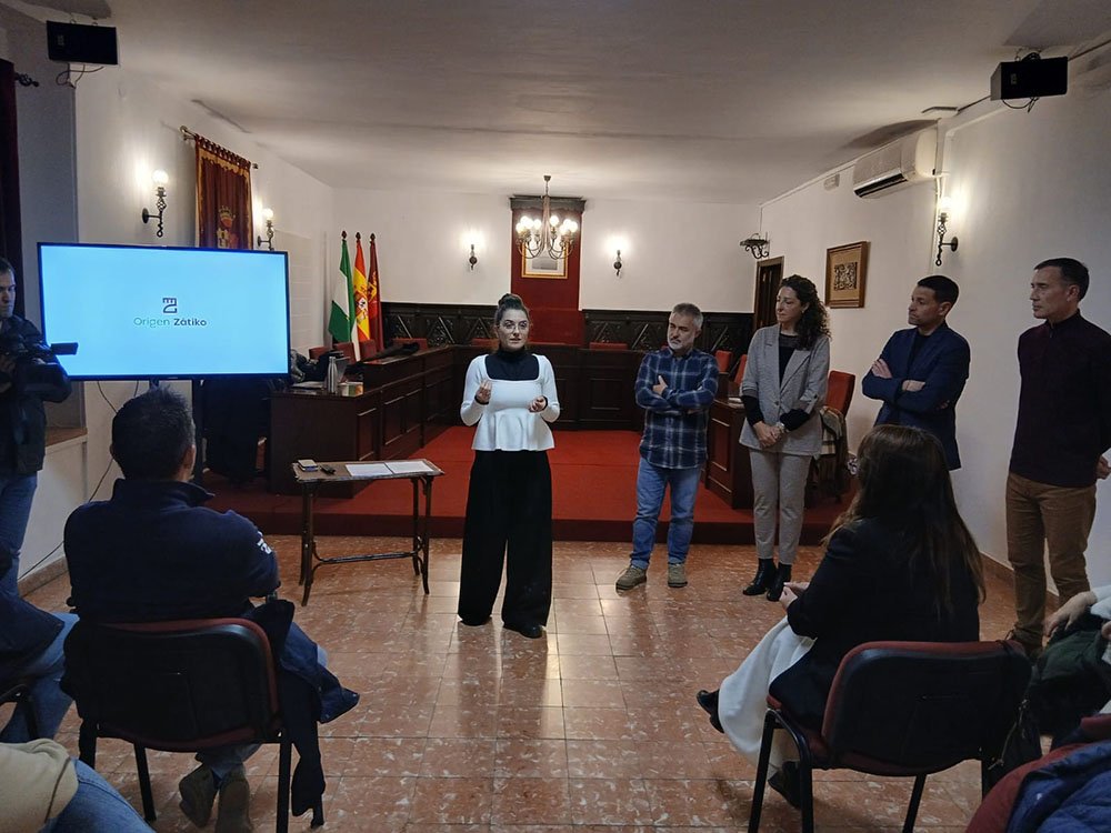 Torreperogil presenta la nueva arca Comercio Local.
