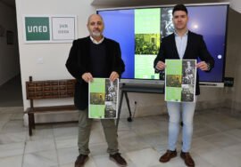 Vicente Ruiz y José Miguel Gámez presenta la mesa redonda.