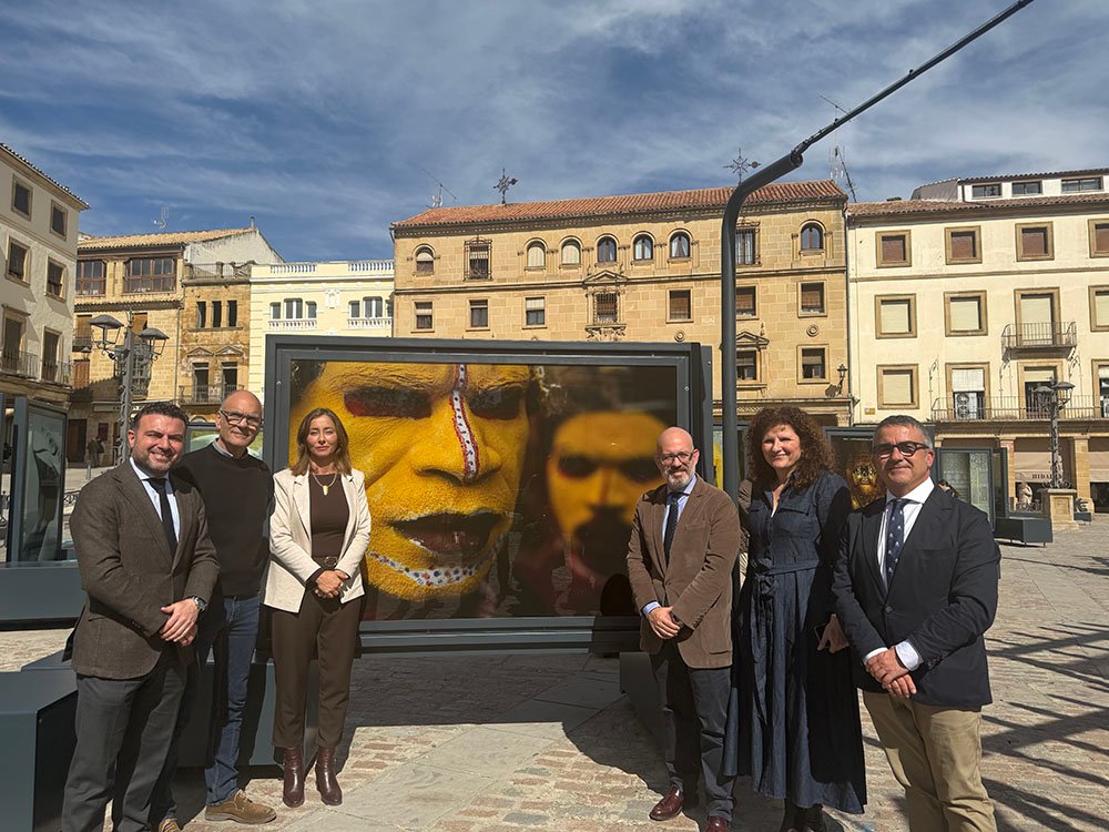 Inauguración de la muestra 'Coores del Mundo'.