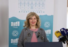 Antonia Olivares durante la presentación del plan.