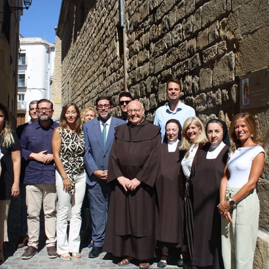 Úbeda refuerza su legado teresiano y sanjuanista con la inauguración de una placa
