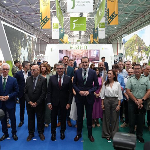 Autoridades en la inauguración de Tierra Adentro e Ibercaza
